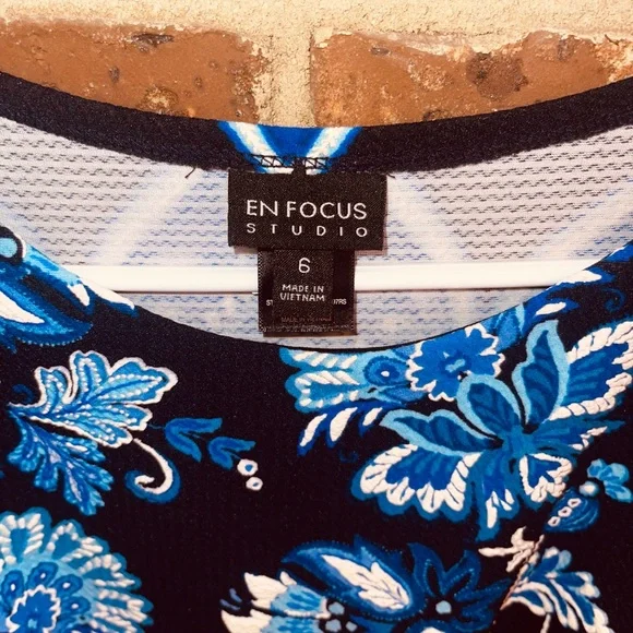 Size 6 Blue Floral Dress - Picture 3 of 3